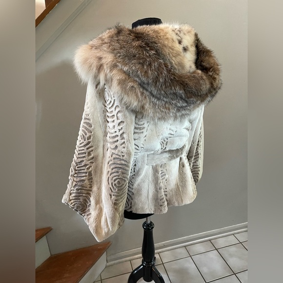 Luxurious Iceberg Laser Cut Perl Sheared Mink Fur Jacket/Cape Style Jacket NWT🏷️ - Picture 3 of 12